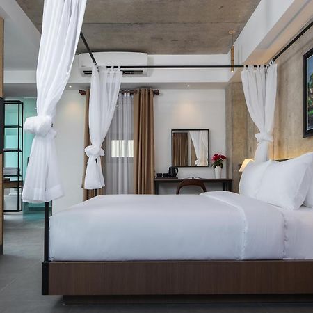 Cest La Vie Boutique Hotel Phnom Penh Ngoại thất bức ảnh
